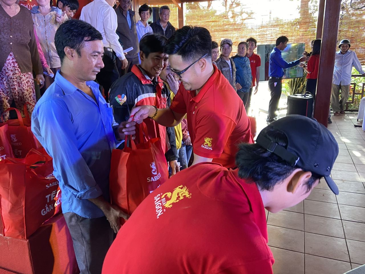 Chương trình “Về Nhà Ăn Tết”